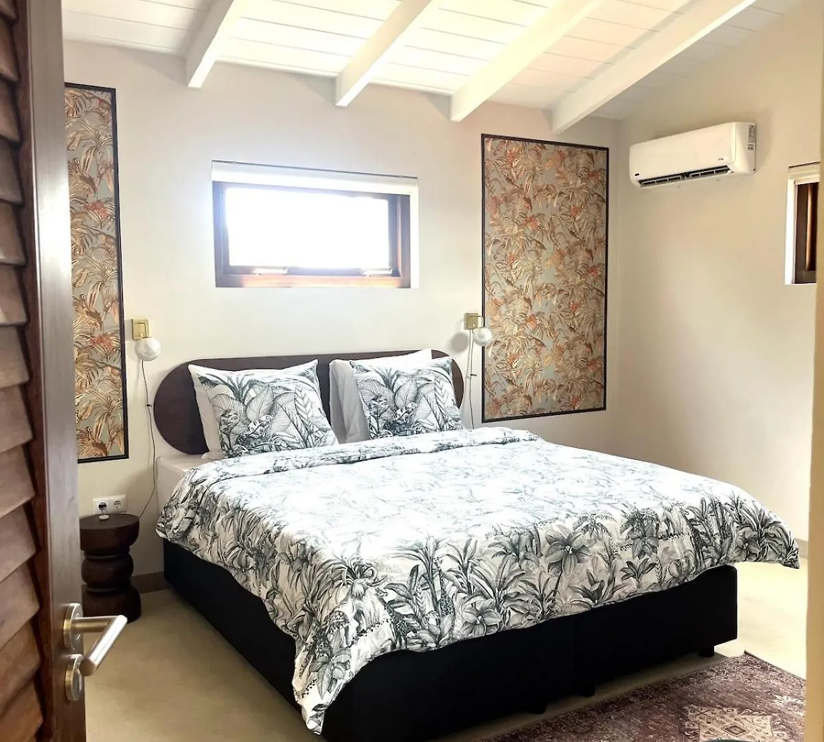 Terra77 Tropical Vacation Home, Private Garden, Pool, Parking And Bbq Willemstad
