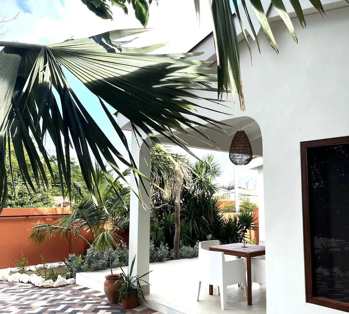 Terra77 Tropical Vacation Home, Private Garden, Pool, Parking And Bbq 빌렘스타트